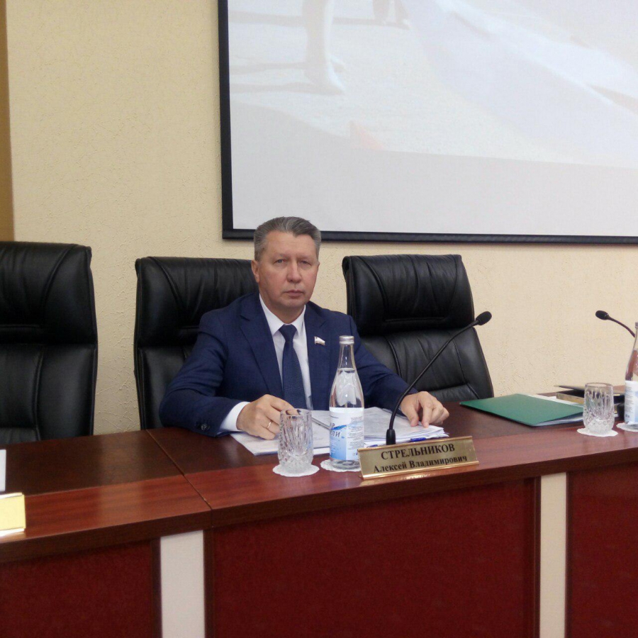 Стрелюхин потребовал обеспечить теплом школы и детские сады до 1 октября