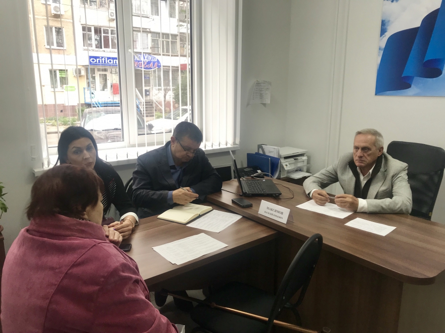 Василий Максимов помог будущей медсестре пройти обследование для трудоустройства