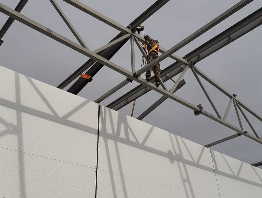 В Романовке рабочие приступают к благоустройству территории у нового бассейна