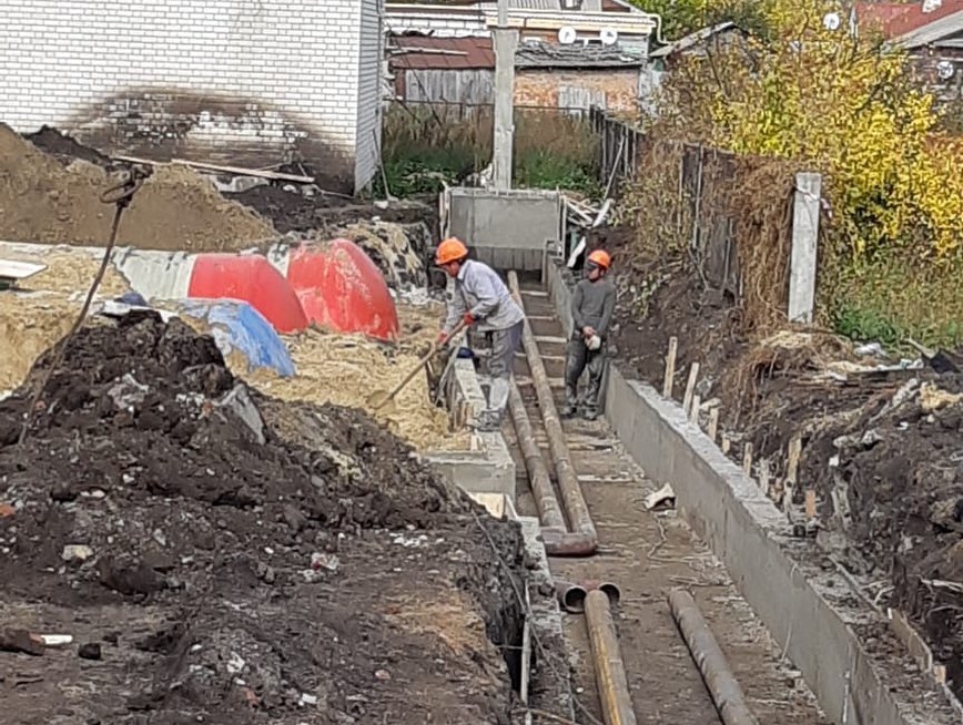 В Романовке рабочие приступают к благоустройству территории у нового бассейна