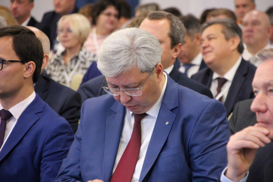 На втором экономическом форуме рассказали о трассе Шанхай-Гамбург