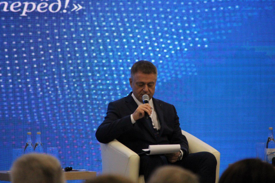 На втором экономическом форуме рассказали о трассе Шанхай-Гамбург