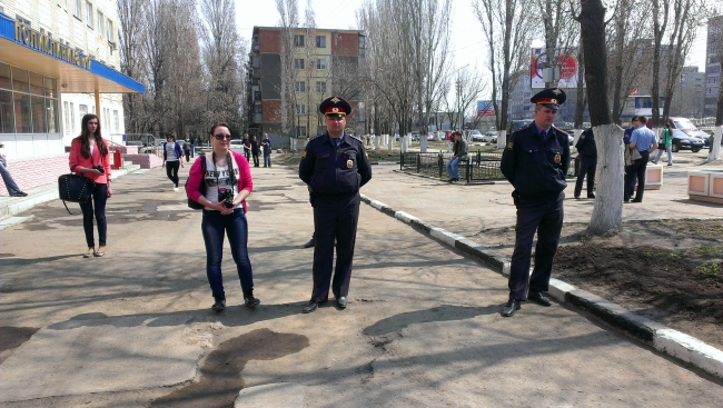 Десяток анархистов на окраине города выразили недовольство медициной