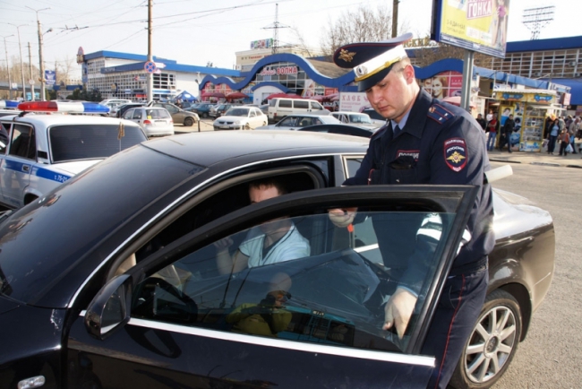 Автоинспекторы оставили без тонировки 332 автомобиля