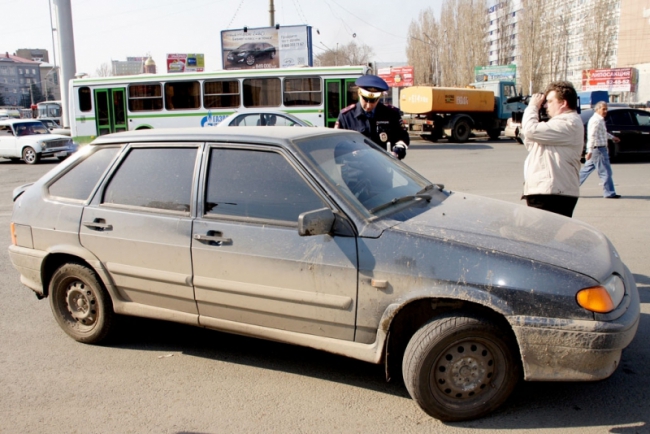 Автоинспекторы оставили без тонировки 332 автомобиля