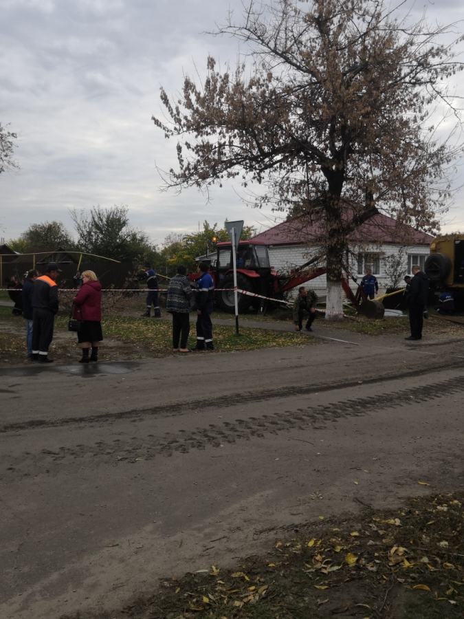 Саратовский дальнобойщик врезался в администрацию под Воронежем и умер