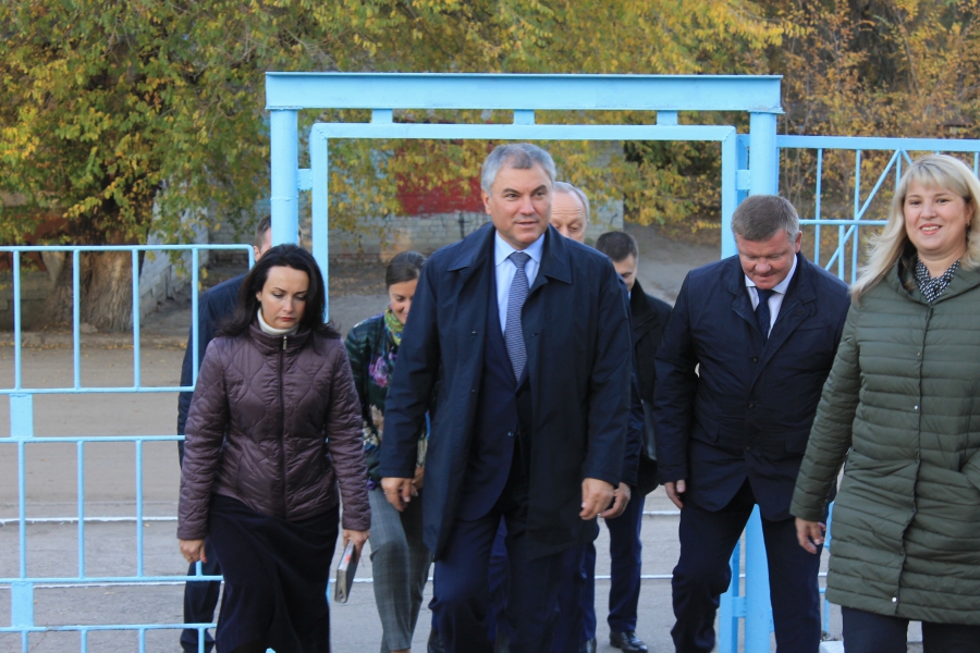 Володин призвал сочетать в школе №84 красоту и функциональность