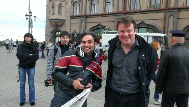 Коммунисты превратили митинг против вырубки деревьев в партийную акцию