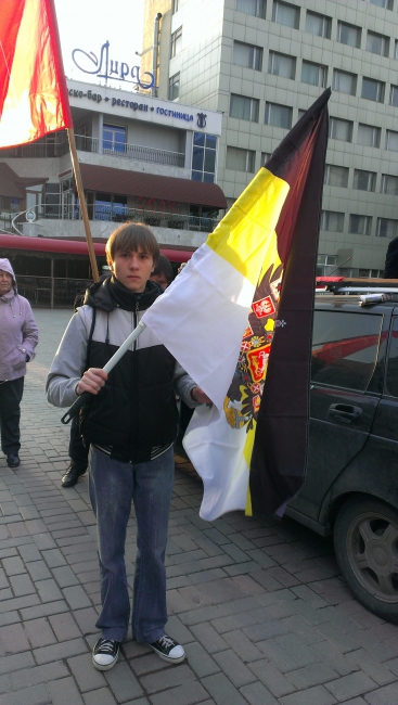 Коммунисты превратили митинг против вырубки деревьев в партийную акцию