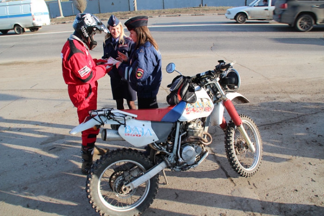 Саратовские автоинспекторы провели профбеседу с мотоциклистами