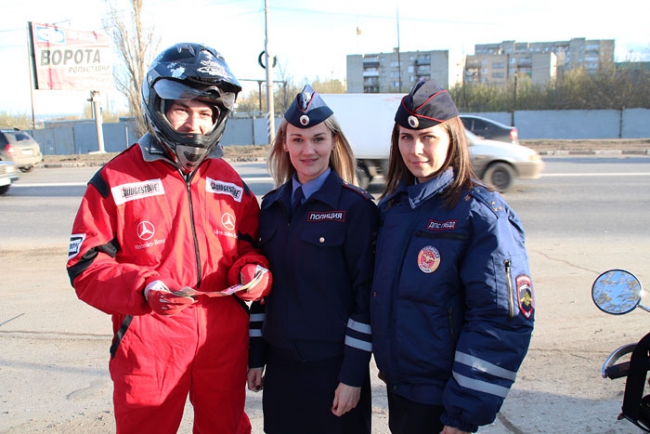 Саратовские автоинспекторы провели профбеседу с мотоциклистами