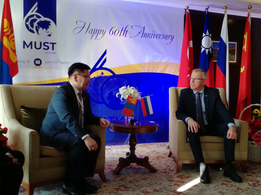 Олег Афонин представил СГТУ на Международном форуме ректоров