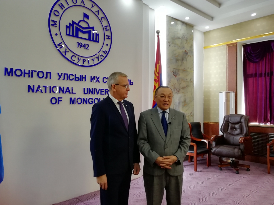 Олег Афонин представил СГТУ на Международном форуме ректоров