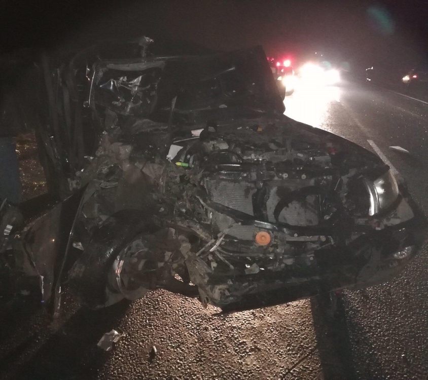 Под Красноармейском «Паджеро» искорежило в ДТП с трактором. Пострадали трое