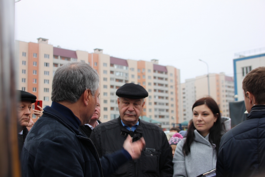 Саратовцев призвали активнее работать с застройщиками микрорайонов