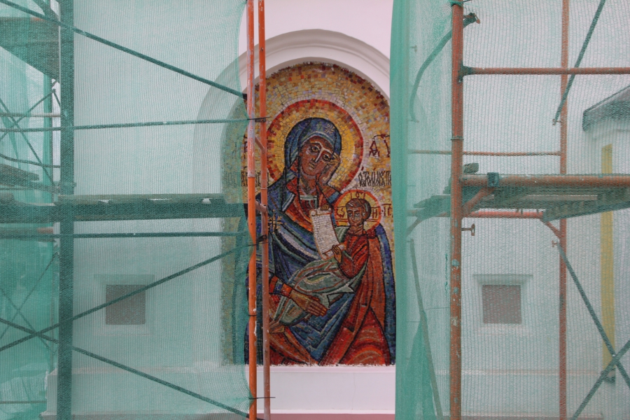 С храма «Утоли моя печали» сняли купола для ремонта