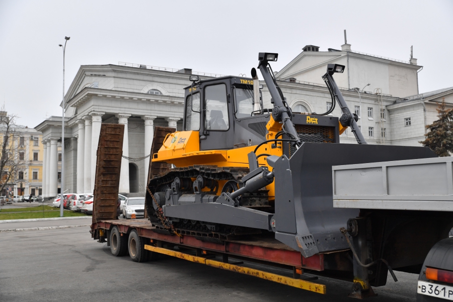 Саратову передали 44 дорожно-коммунальные машины