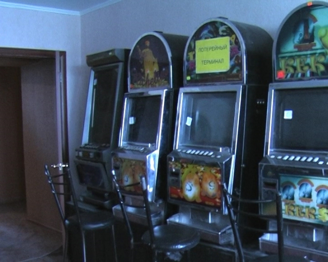 Организаторов игорного клуба подвела китайская дверь