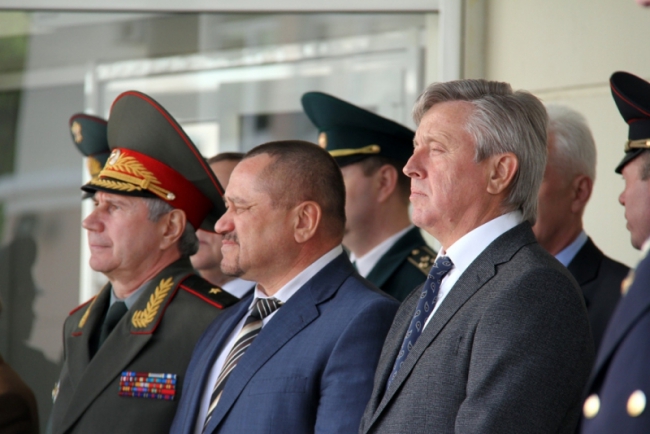 Накануне Дня Победы в Саратове открыли Аллею мужества