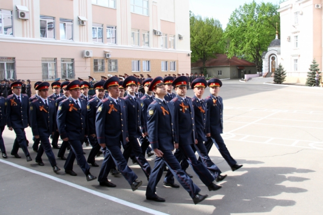 Накануне Дня Победы в Саратове открыли Аллею мужества
