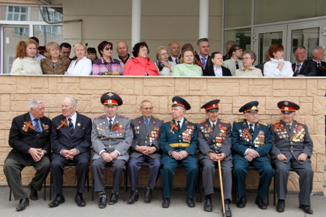 Накануне Дня Победы в Саратове открыли Аллею мужества