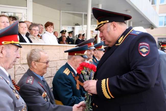 Накануне Дня Победы в Саратове открыли Аллею мужества
