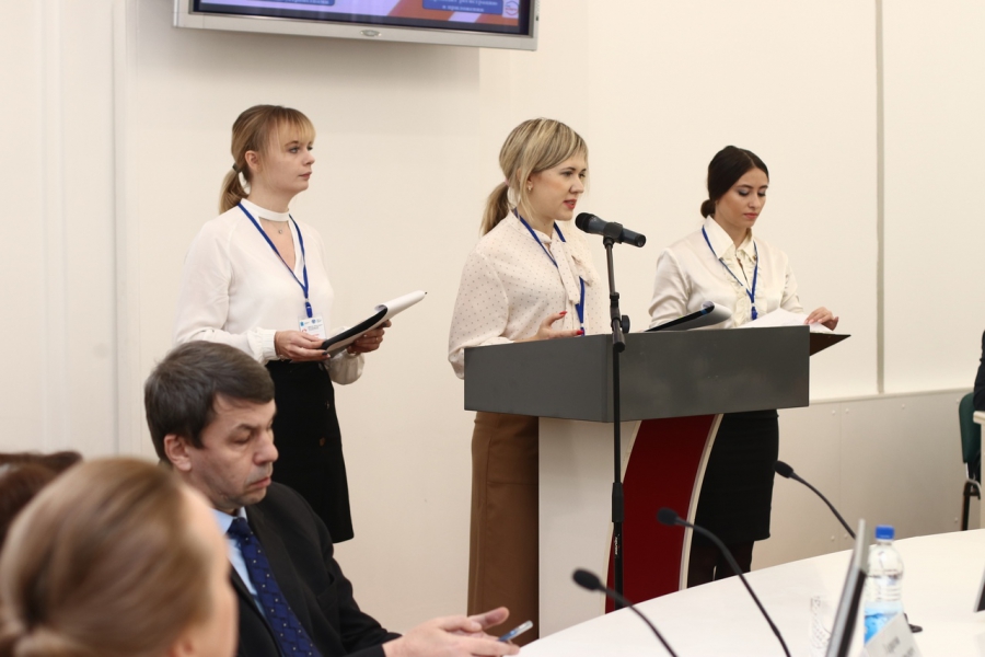 В правительстве Саратовской области состоялась защита выпускных проектов молодых управленцев