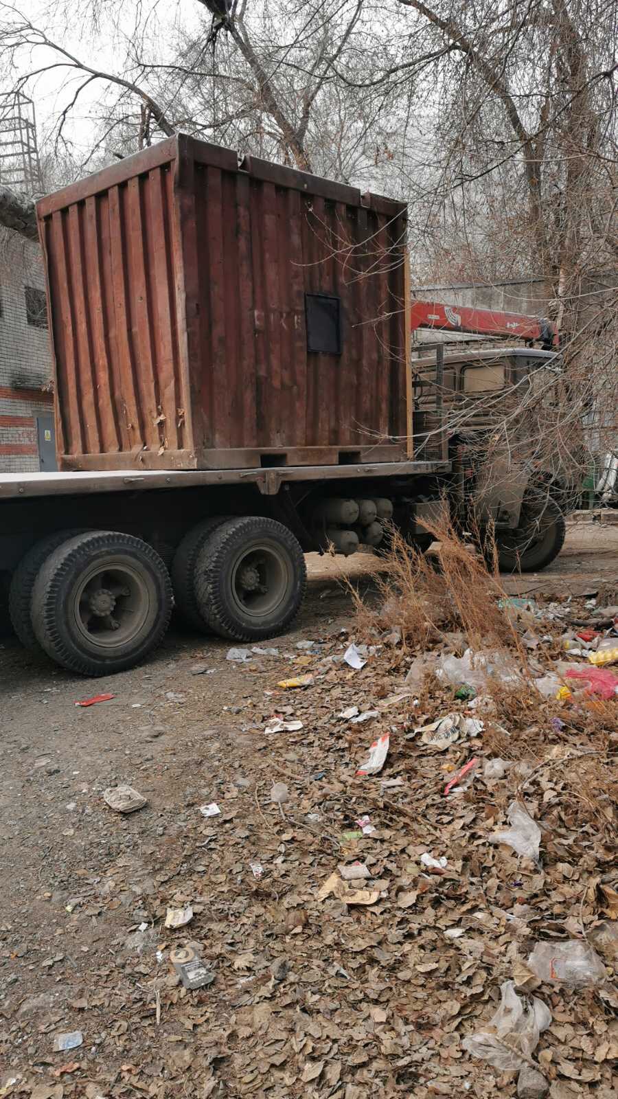 В Заводском районе алкоголь незаконно продавали из металлического контейнера