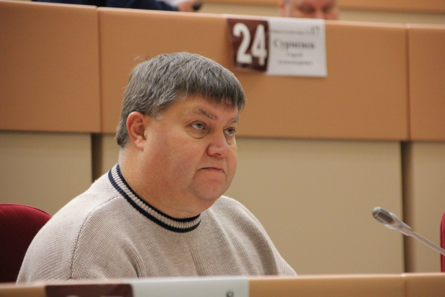 В Саратове не хватает денег на декабрьскую зарплату учителям двух районов