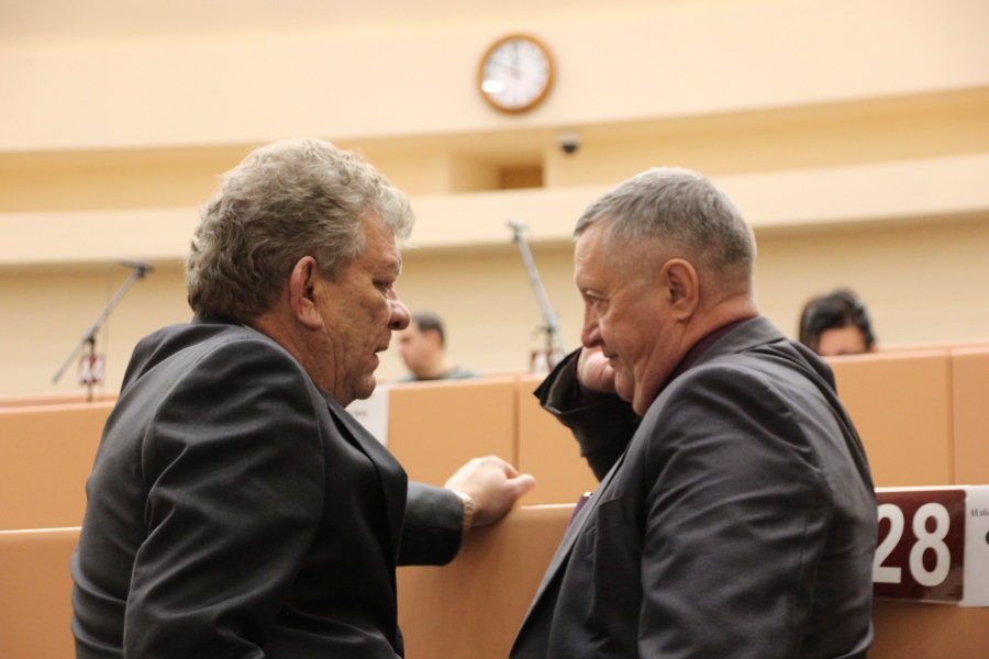 В Саратове не хватает денег на декабрьскую зарплату учителям двух районов