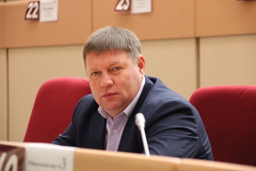 В Саратове не хватает денег на декабрьскую зарплату учителям двух районов