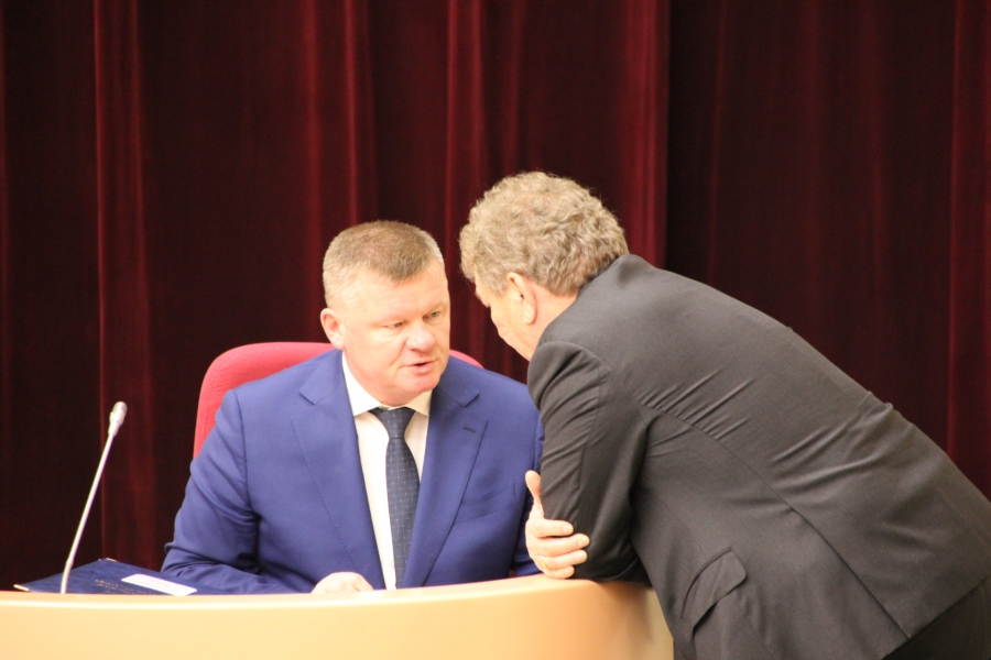 В Саратове не хватает денег на декабрьскую зарплату учителям двух районов