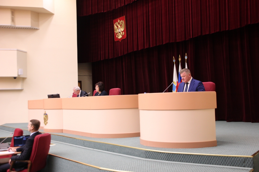 В Саратове не хватает денег на декабрьскую зарплату учителям двух районов