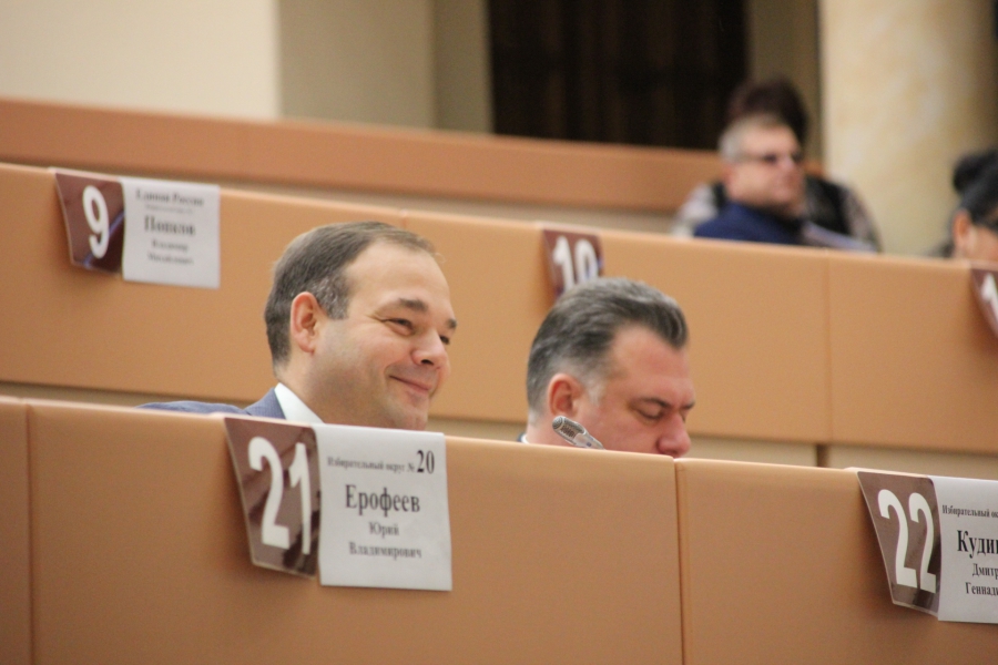 В Саратове не хватает денег на декабрьскую зарплату учителям двух районов В Саратове не хватает денег на декабрьскую зарплату учителям двух районов