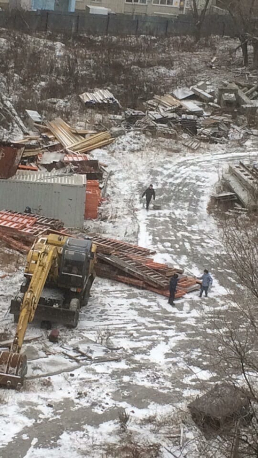 Очевидец: Группа детей проникла на территорию стройки на 2-й Дачной