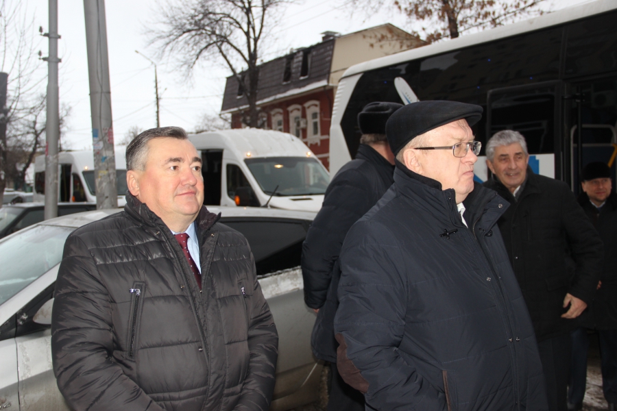 Руководителям заксобраний ПФО устроили экскурсию по проспекту Кирова