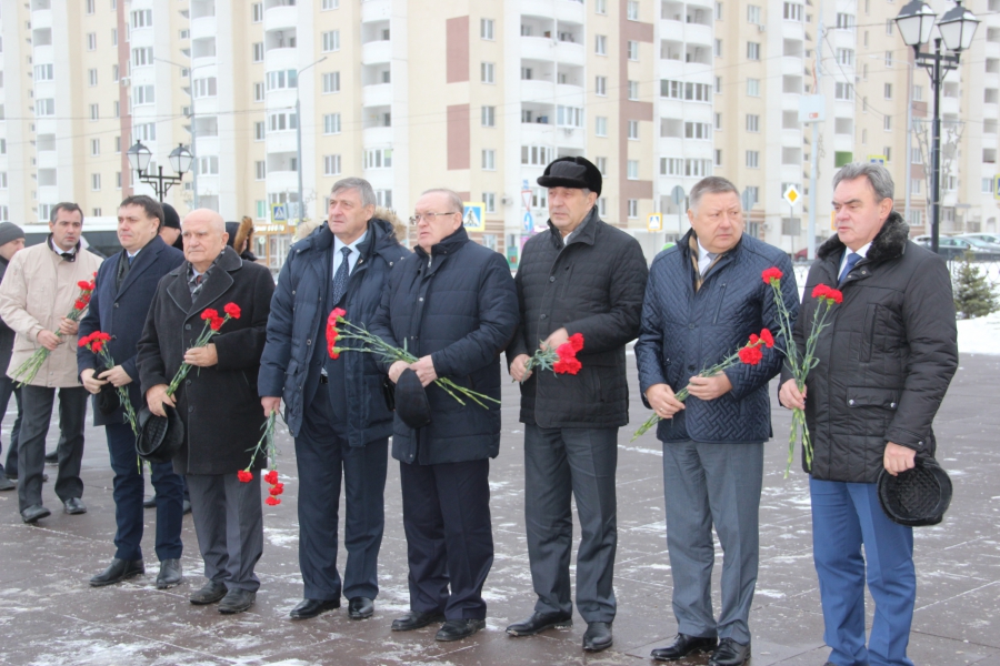 На бульваре Героев Отечества готовы поставить 293 бюста героям