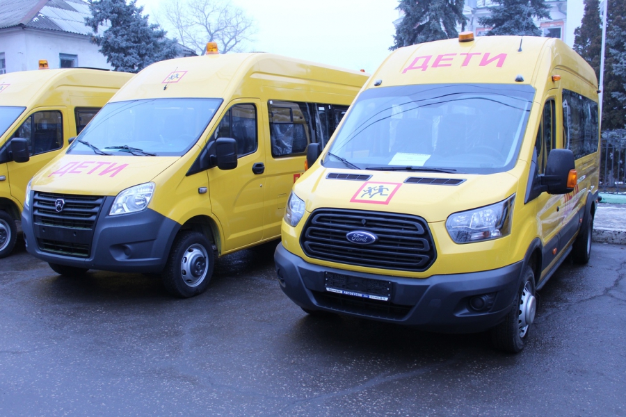 Володин помог Балашовскому району получить новые школьные автобусы