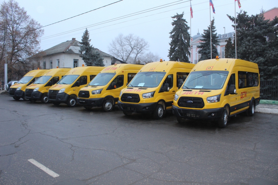 Володин помог Балашовскому району получить новые школьные автобусы