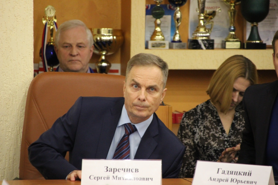 Депутата Рогожина заинтересовало соответствие закупаемого медицинского оборудования потребностям больниц