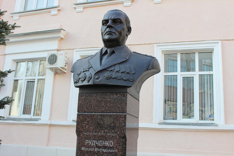 Саратовские полицейские почтили память погибших на Северном Кавказе коллег