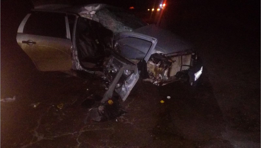 В Ершовском районе 2 человека погибли в ДТП с легковушкой и фурой