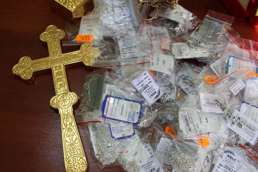 Балаковца задержали за хищение икон и церковных ювелирных изделий