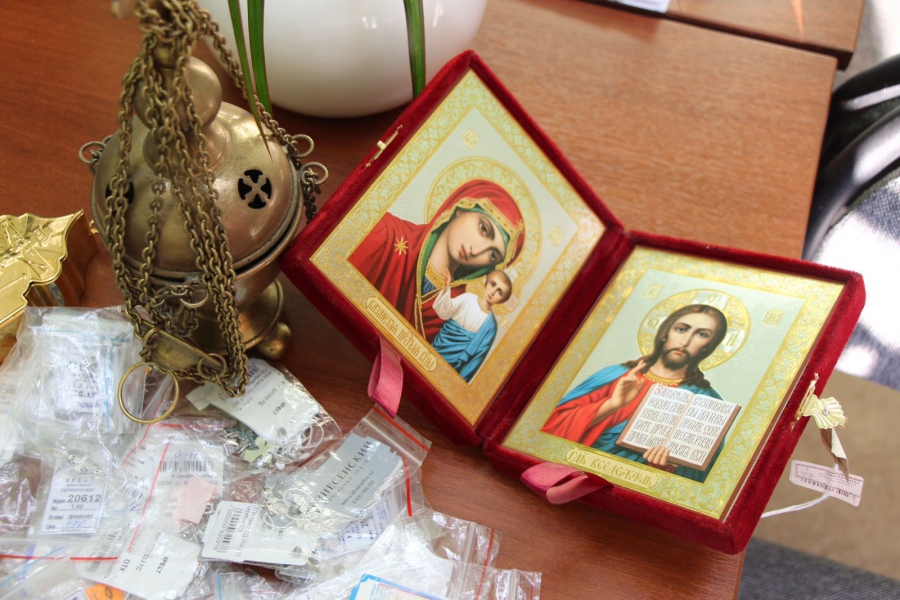 Балаковца задержали за хищение икон и церковных ювелирных изделий