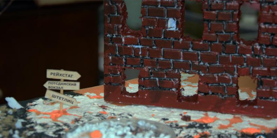 Аткарские школьники делают макет Рейхстага