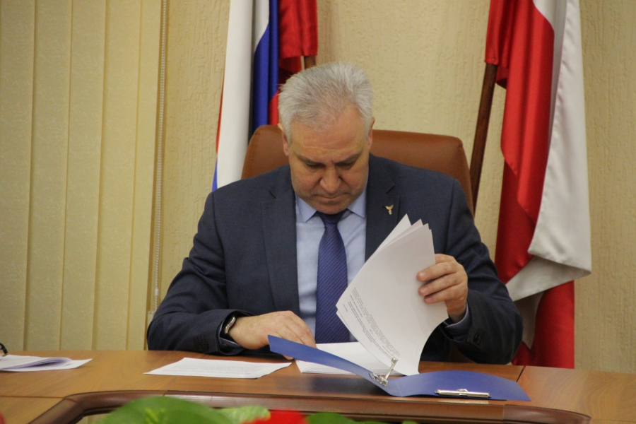 Саратовские депутаты рассмотрели законопроект за минуту