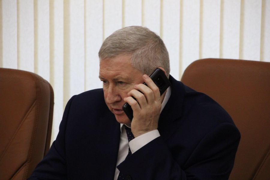 Саратовские депутаты рассмотрели законопроект за минуту