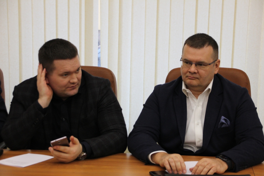 Саратовские депутаты рассмотрели законопроект за минуту
