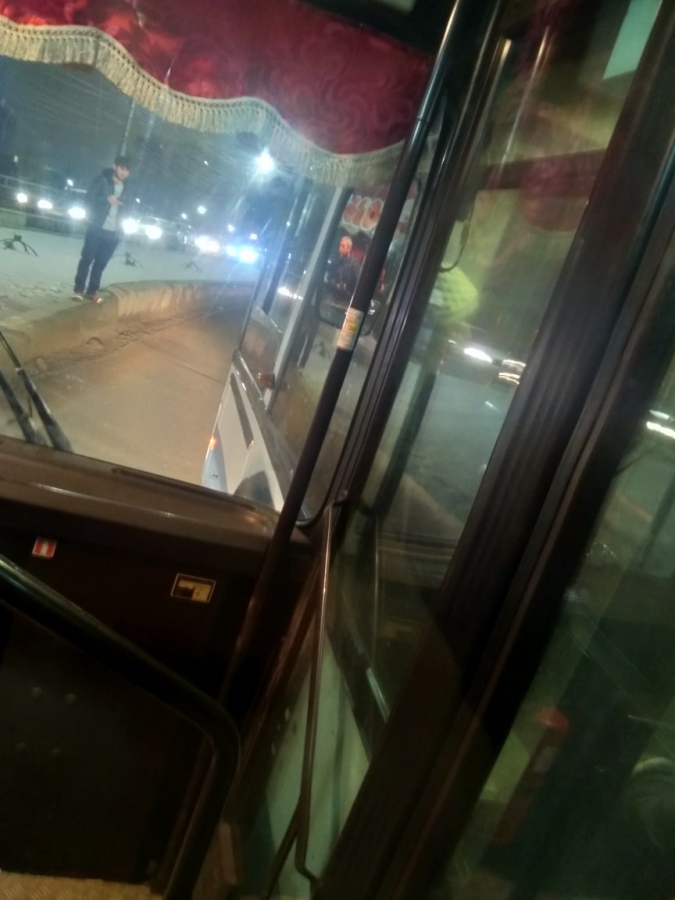 На Орджоникидзе столкнулись два автобуса и заблокировали пассажиров