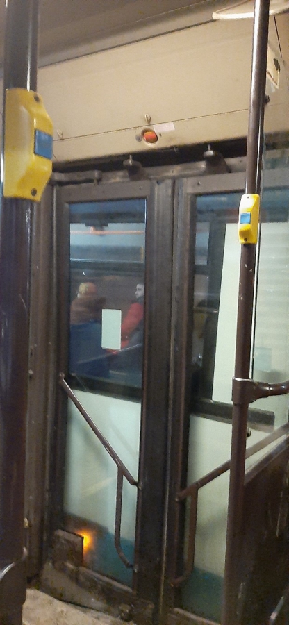 На Орджоникидзе столкнулись два автобуса и заблокировали пассажиров